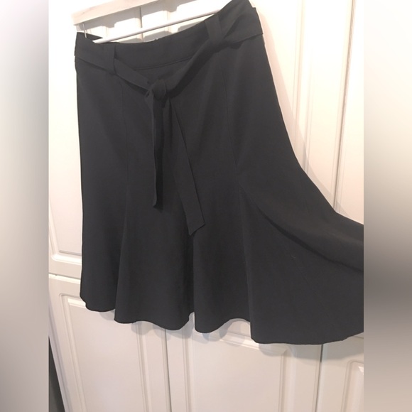 NWOT Jessica Flattering A-line Tulip Twirling Hem Black Skirt Sz.6 - Picture 2 of 4